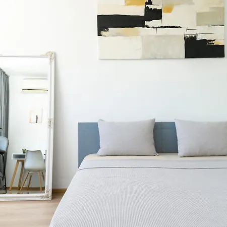 Apartment Sunny Floor Near Tokuda Hospital & Paradise Mall Sofia