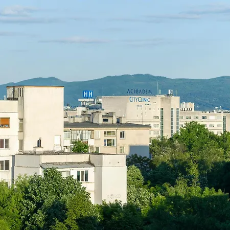 Apartment Sunny Floor Near Tokuda Hospital & Paradise Mall Sofia